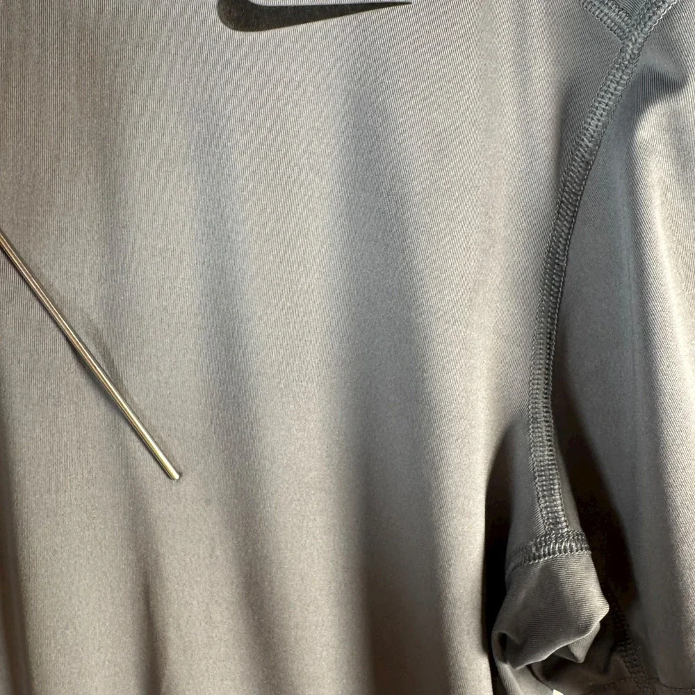 Nike Men's L Gray Dri-Fit Athletic Training T-Shirt Lightweight Moisture Wicking - Picture 7 of 9